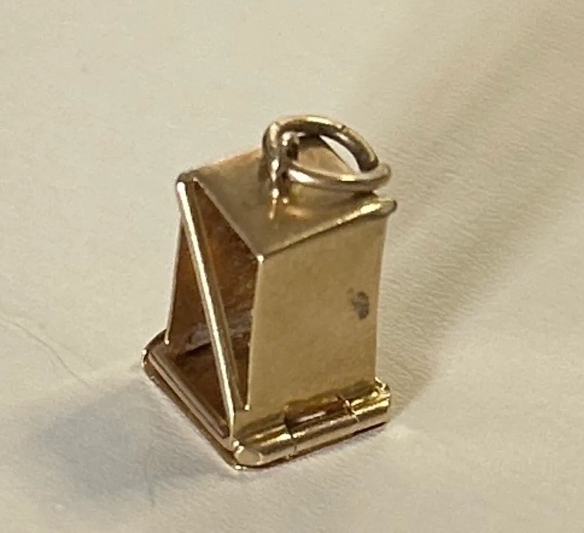 9 carat gold box o dice vintage charm - Image 1