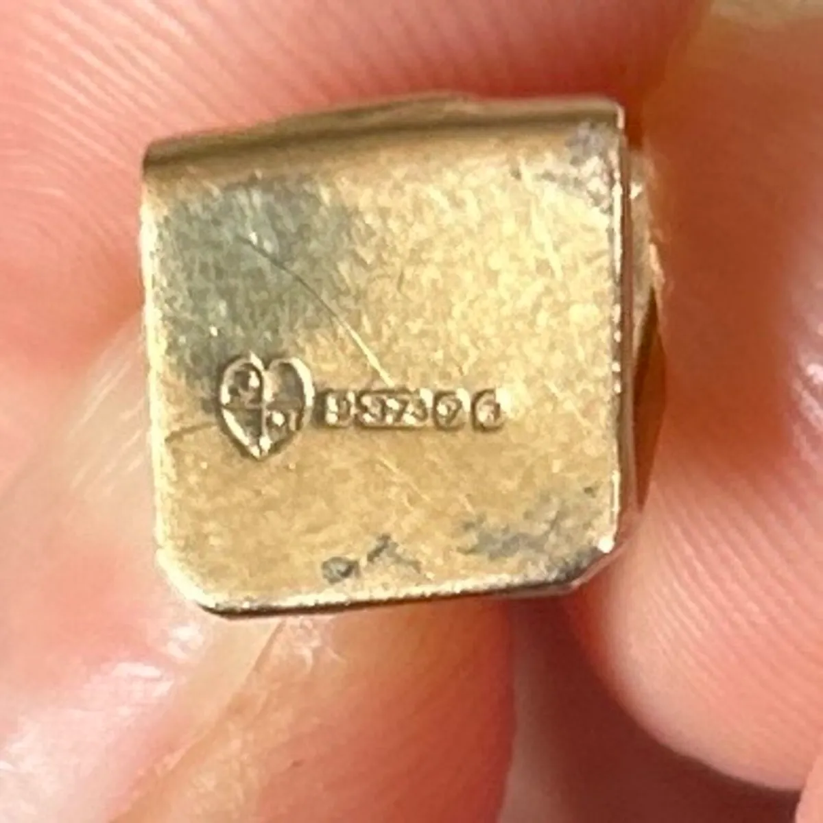9 carat gold box o dice vintage charm - Image 2