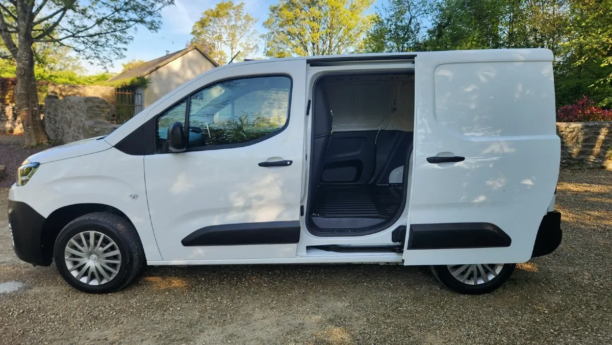 Citroen Berlingo 2022 Enterprise Pro 102bhp - Image 3