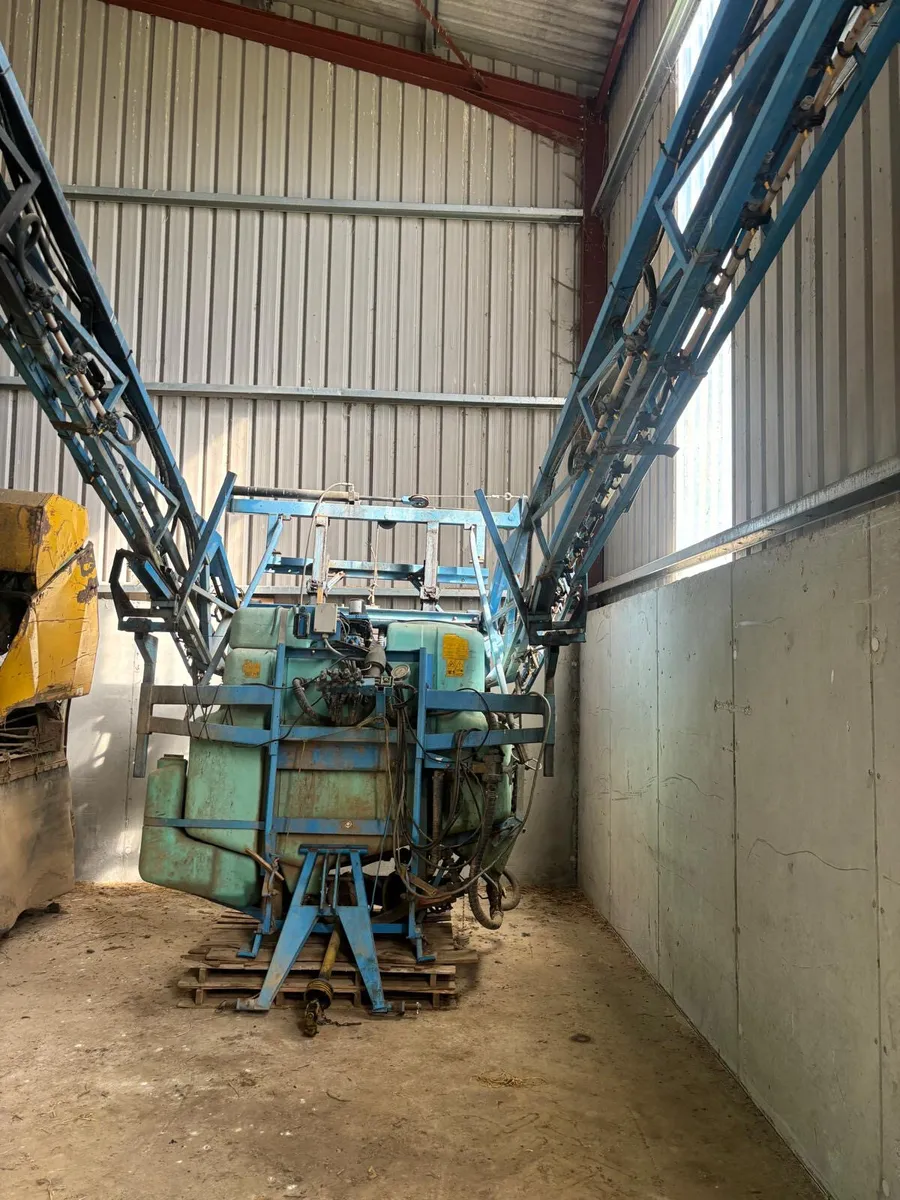 Berthoud Mack 12- Mounted Sprayer - Image 2