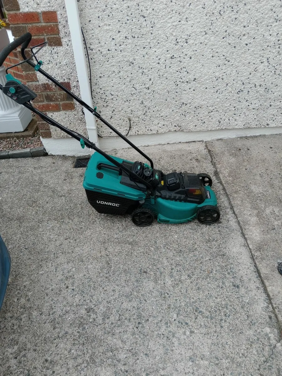 Cordless lawnmower - Image 1