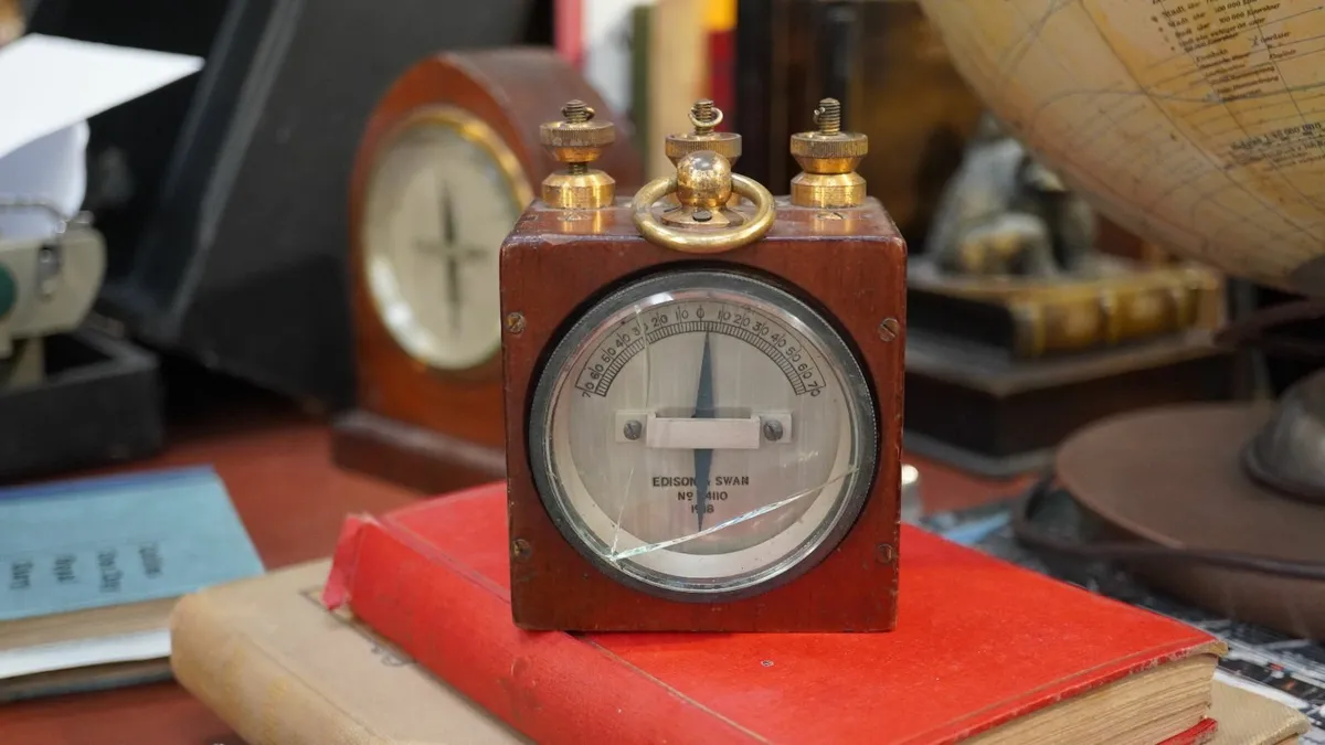 🔧 Antique Electrical Meter – Edison & Swan, 1918 - Image 1