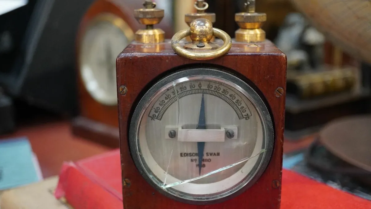 🔧 Antique Electrical Meter – Edison & Swan, 1918 - Image 2