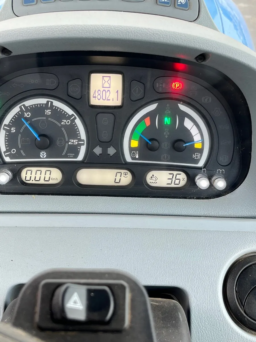 201 New Holland T7 210 As new!! - Image 3