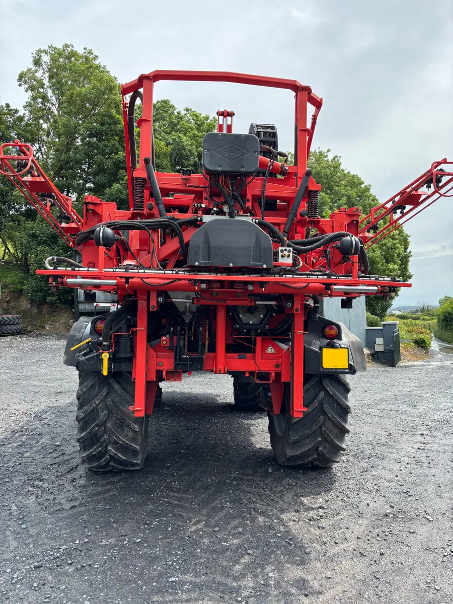 Sands/Sam Horizon 4000 - Self Propelled Sprayer - Image 4