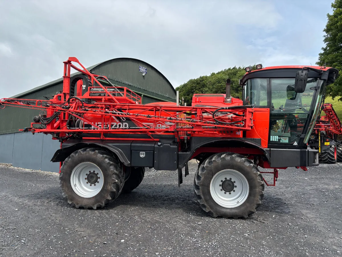 Sands/Sam Horizon 4000 - Self Propelled Sprayer - Image 1