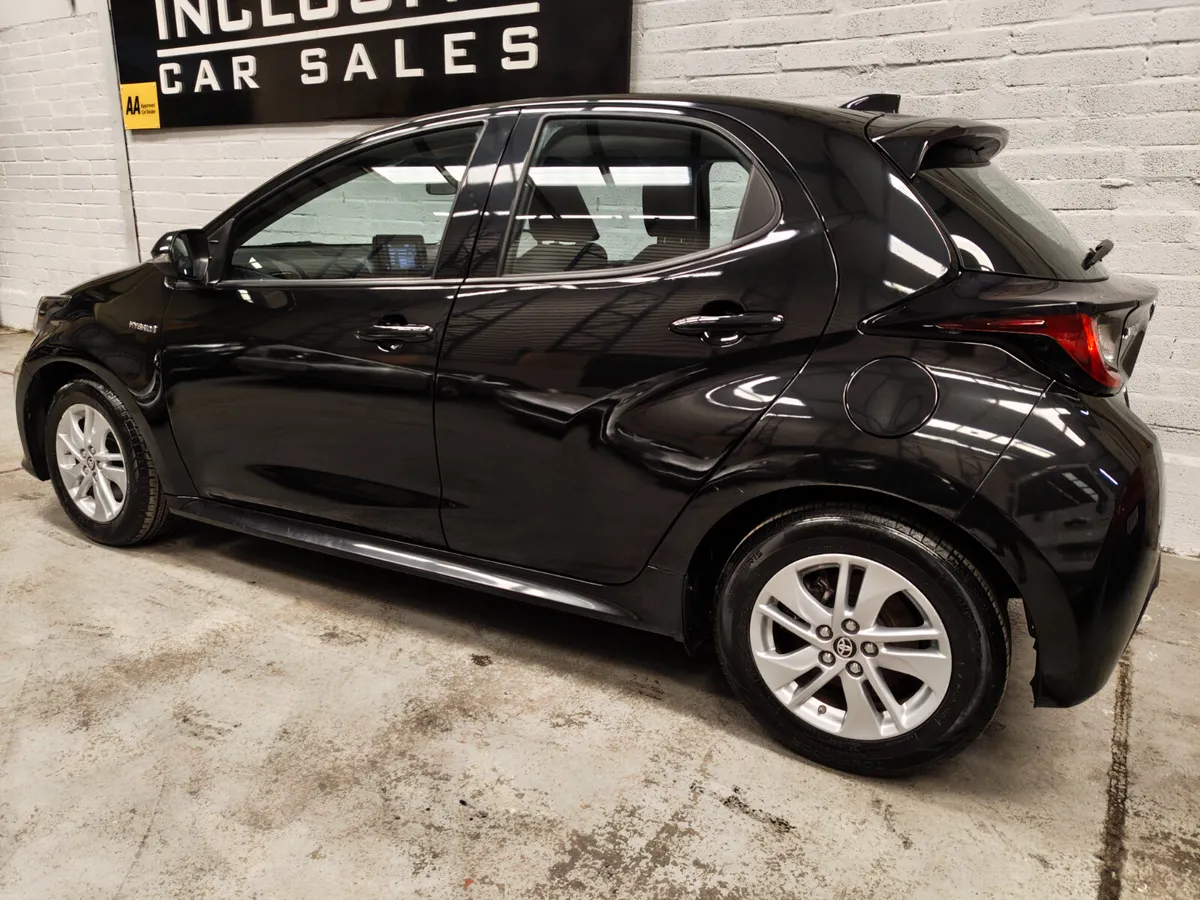 Toyota Yaris 2021 1.5 AUTO HYBRID LUNA SPEC - Image 3