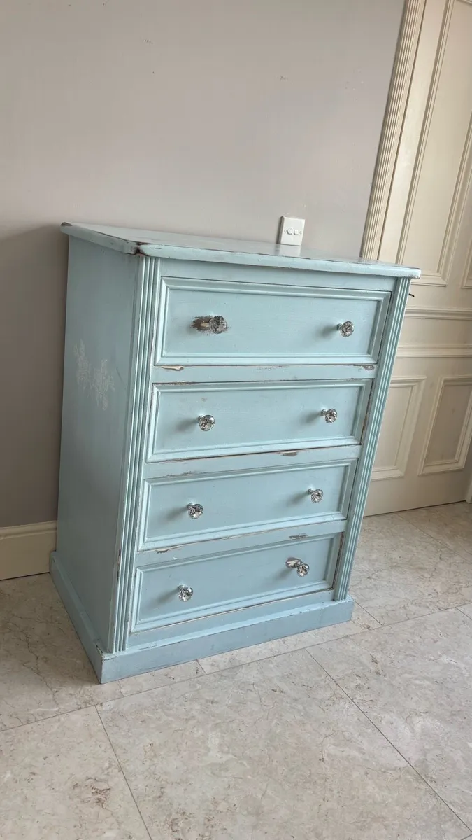 Beautiful high solid pine chest of drawers - Image 1