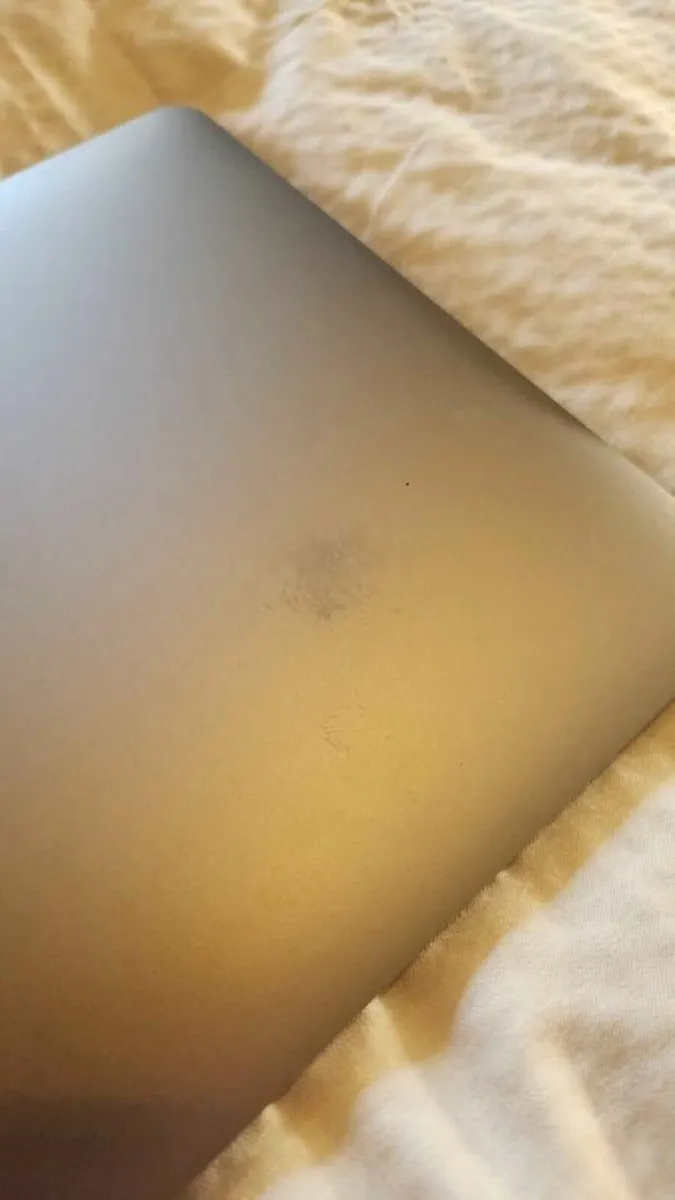 Apple Macbook Pro 13' i5 256gb SSD 8GB RAM - Image 4