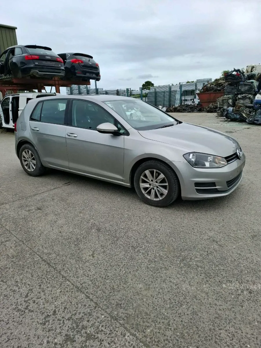 Vw Golf 2015 1.6Tdi**FOR PARTS** - Image 2