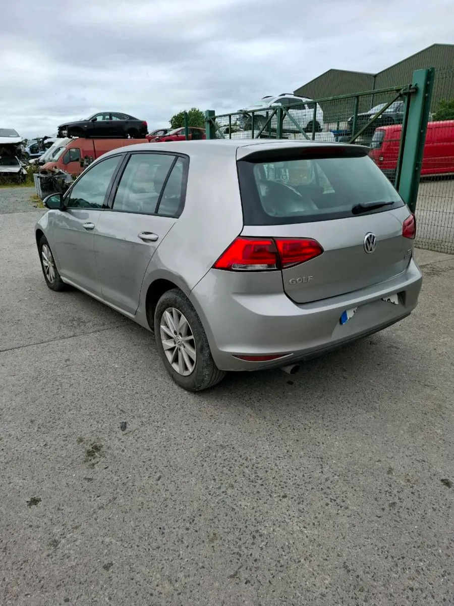 Vw Golf 2015 1.6Tdi**FOR PARTS** - Image 3