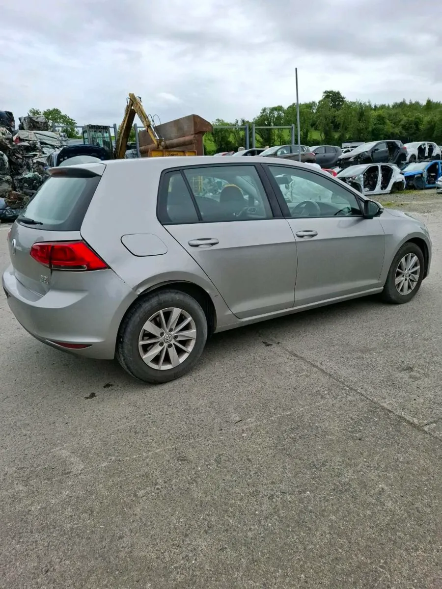 Vw Golf 2015 1.6Tdi**FOR PARTS** - Image 4
