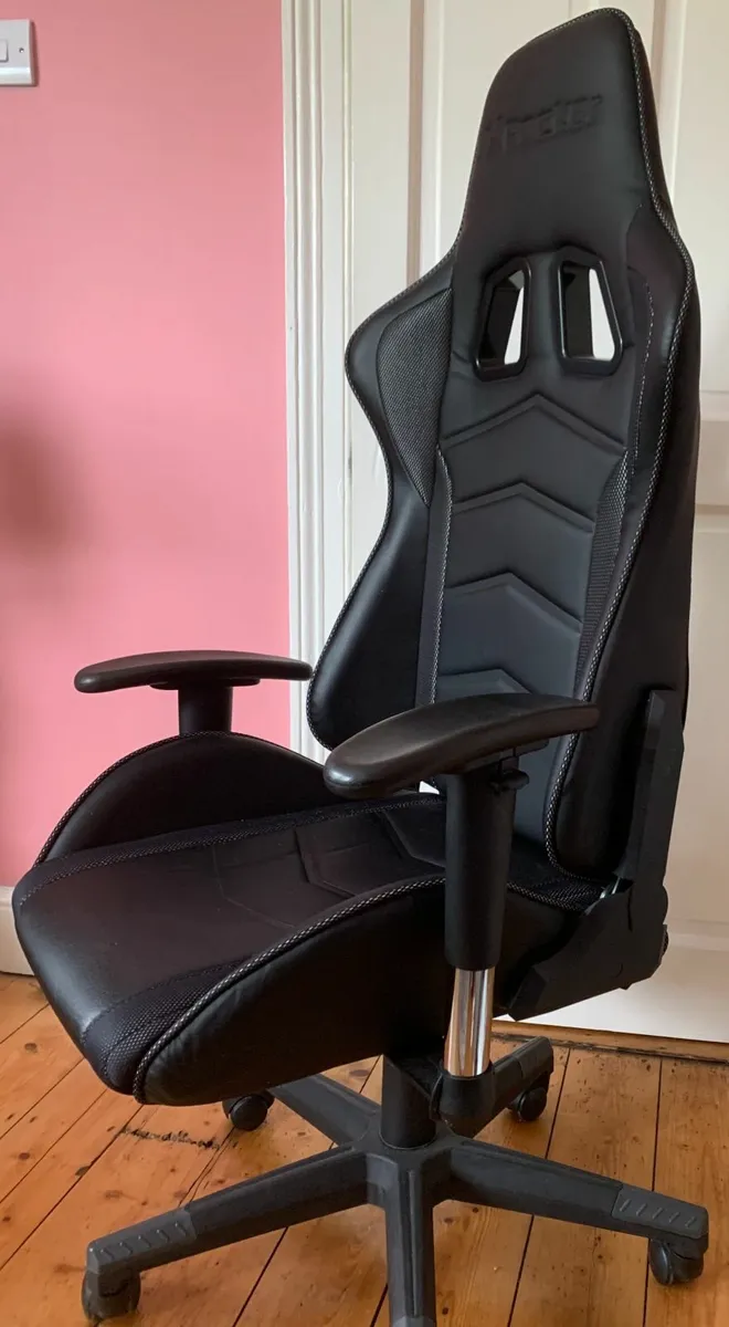 Gaming Chair - Image 1