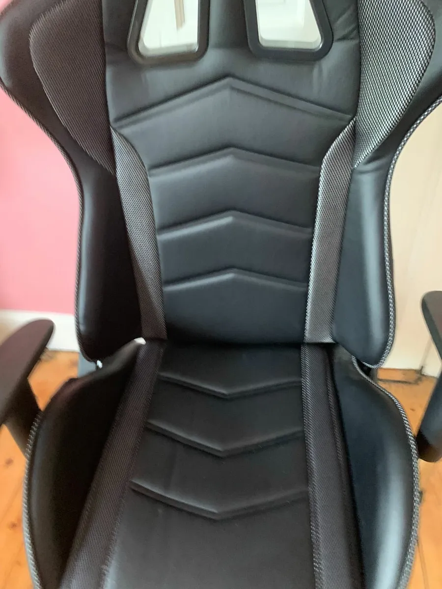 Gaming Chair - Image 4