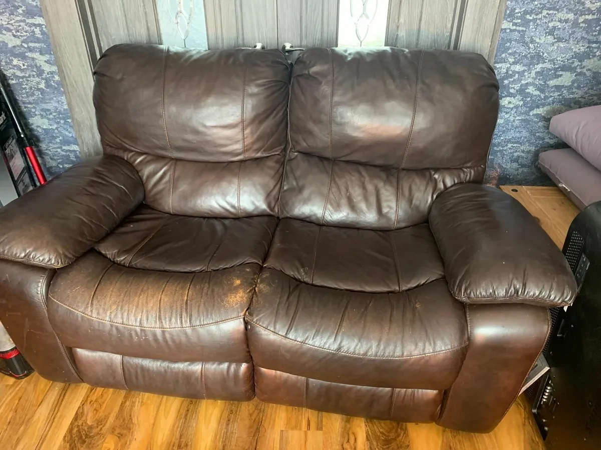 Sofas free - Image 1