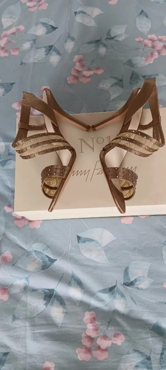 Ladies shoes - Image 1