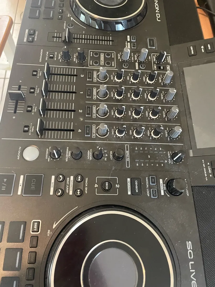 Denon sclive 4 with hard case carry on - Image 2