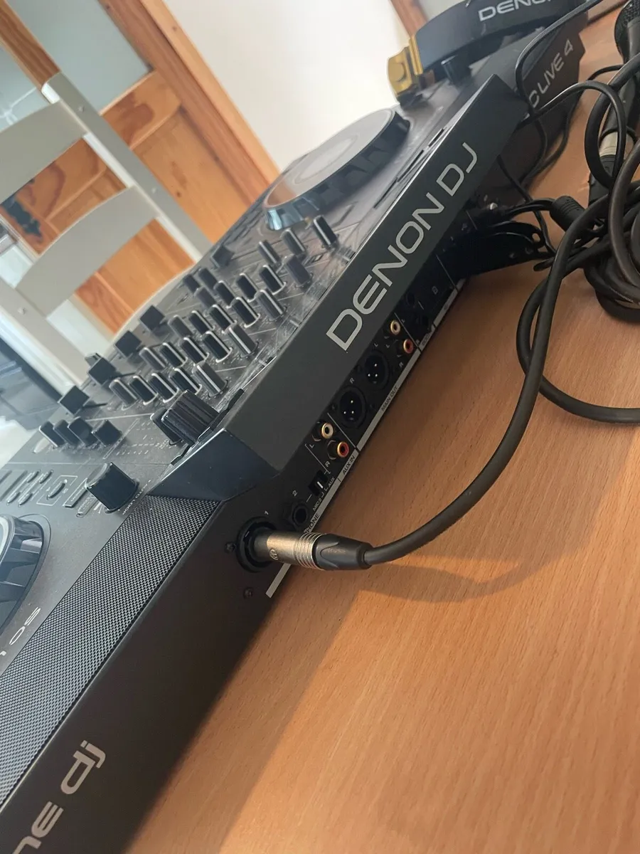 Denon sclive 4 with hard case carry on - Image 4