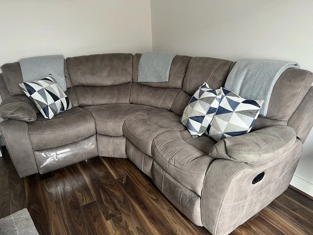 Lounge - recliner - Image 1