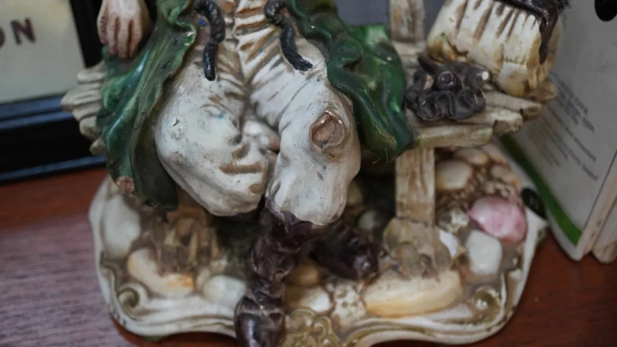 Capodimonte-Style Figurine - Image 4