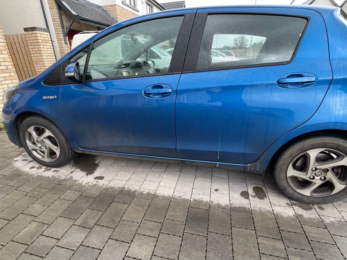 Toyota Yaris ICON Hybrid – 2015 (152 Reg) - Image 3