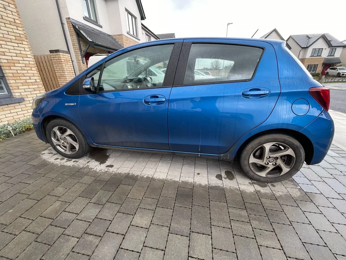 Toyota Yaris ICON Hybrid – 2015 (152 Reg) - Image 4