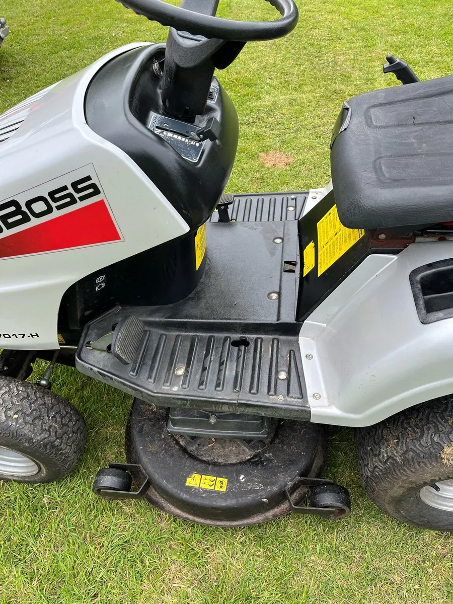 Ride on mower - Image 3