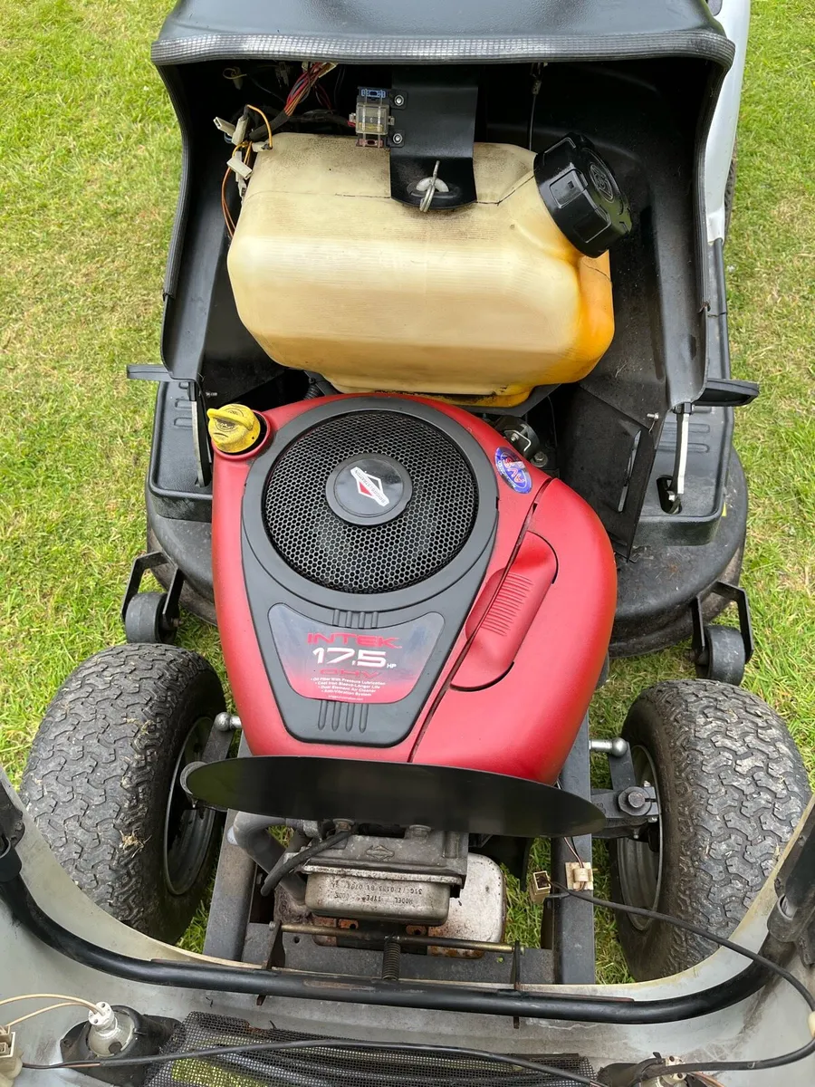 Ride on mower - Image 4