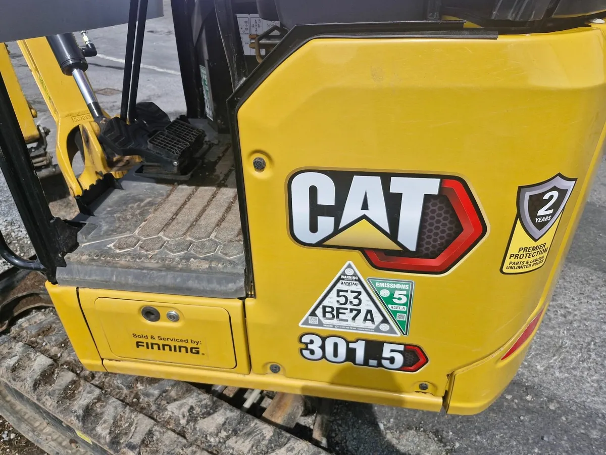 Caterpillar Mini Digger - Image 3