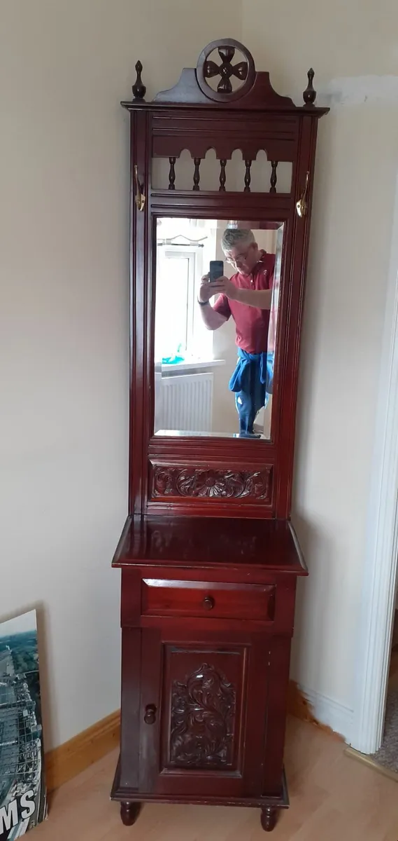 MAHOGANY UNIT WITH MIRROR - Image 1