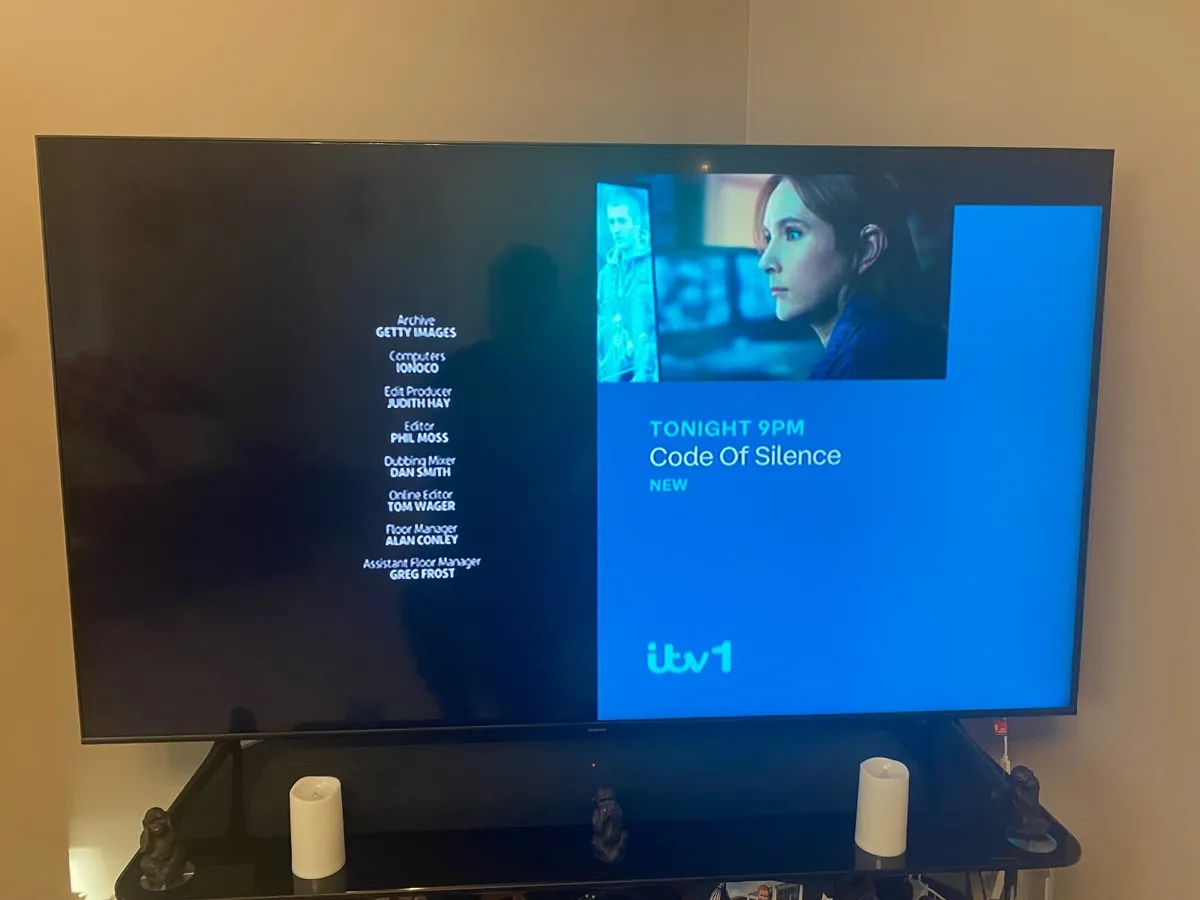 Samsung TV QLED 55inch - Image 2