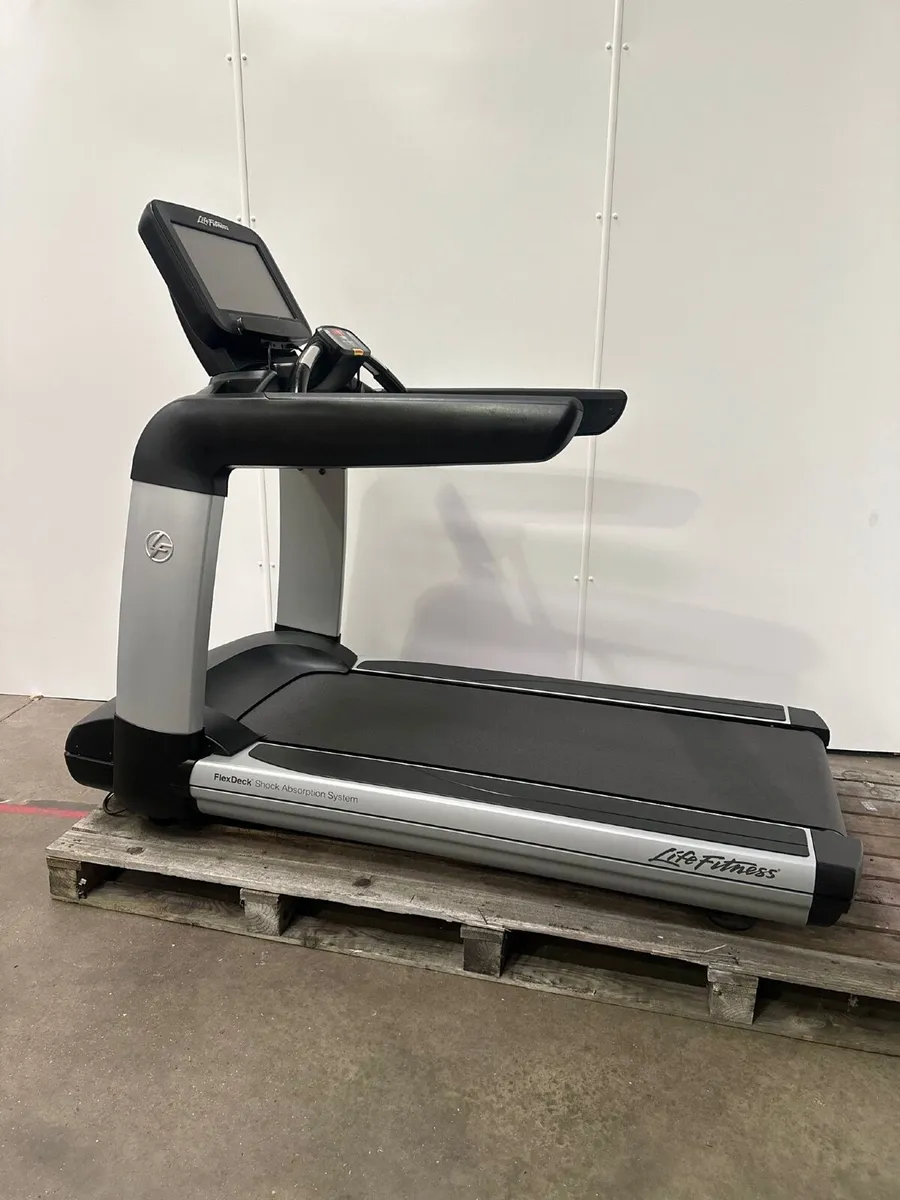 Lifefitness Treadmills Full Refurbished - Image 1