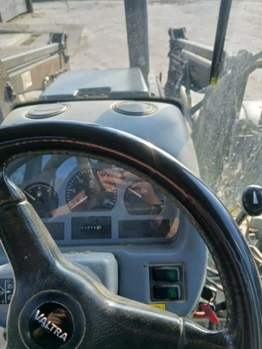 Valtra A95 - Image 4