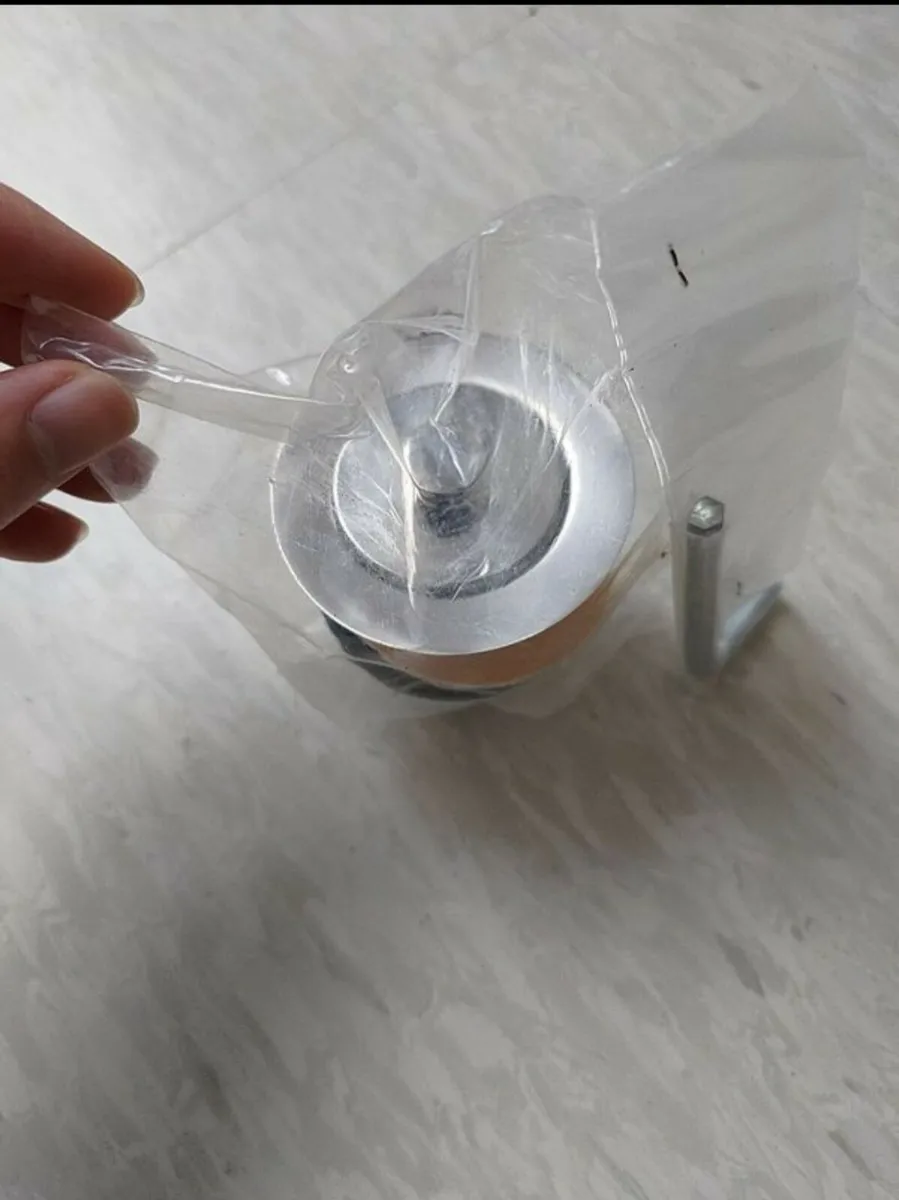 1/4" basin waste - Image 1