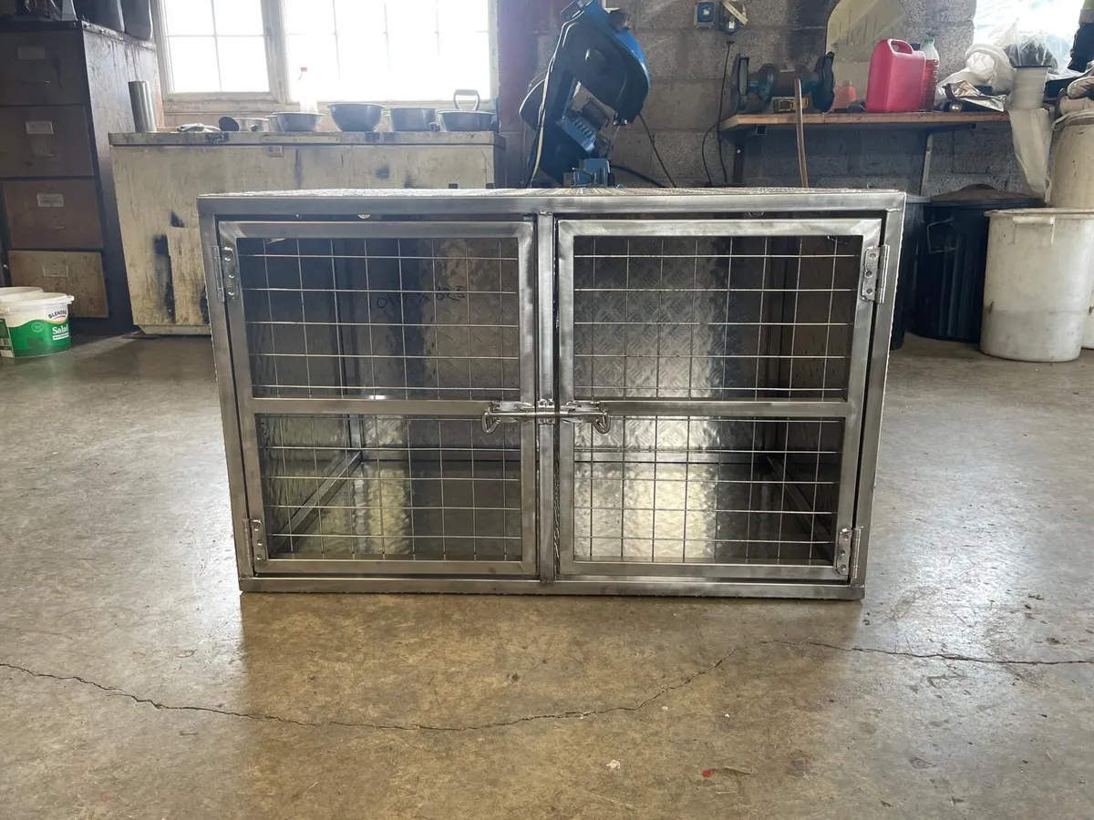 Dog Box/Carrier - Image 4