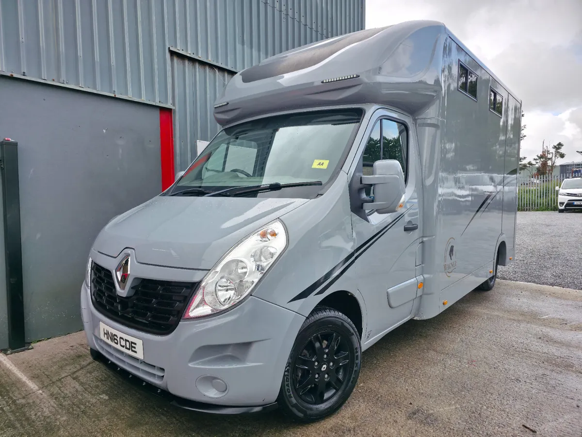 2016 Renault Master Horse Box (will be VRTd) - Image 1