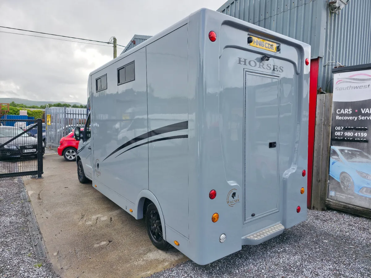 2016 Renault Master Horse Box (will be VRTd) - Image 4