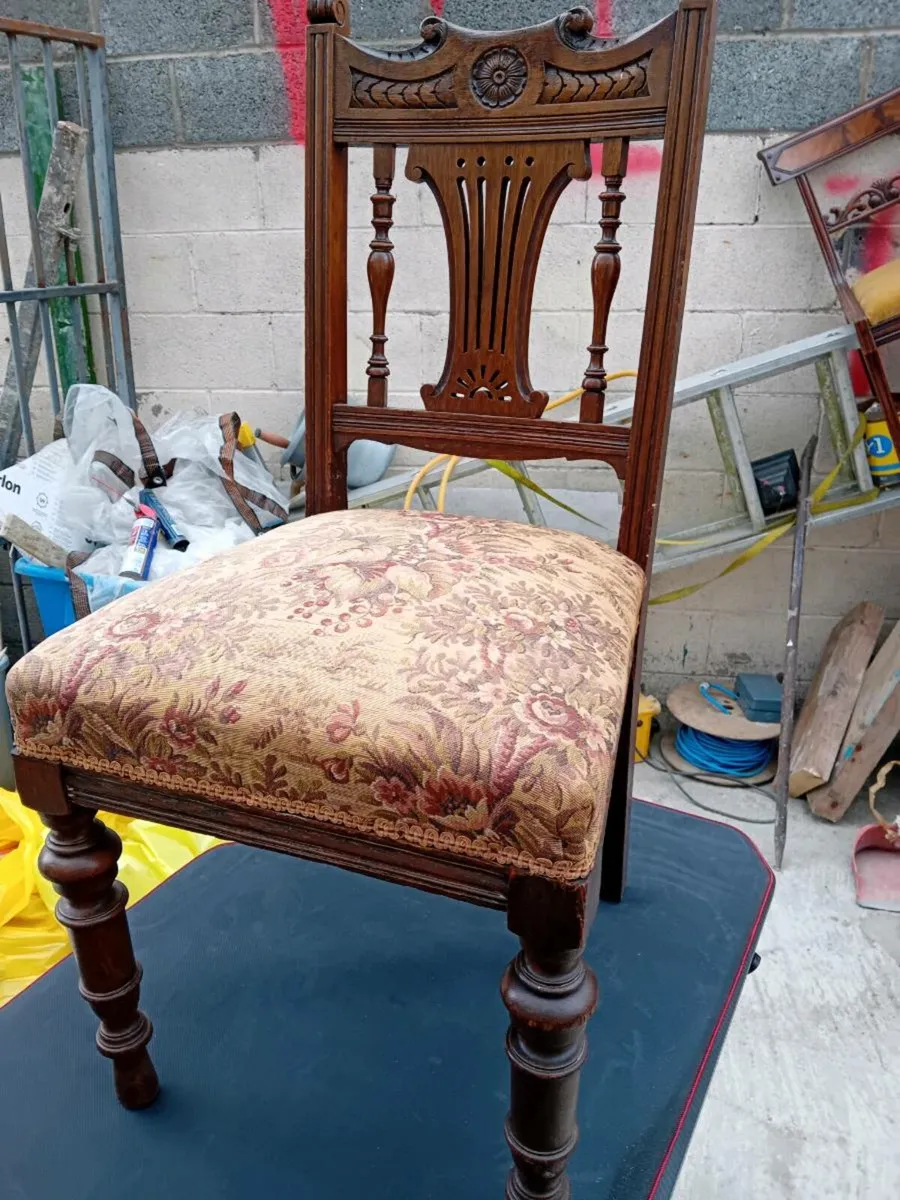 Antique chair - Image 1