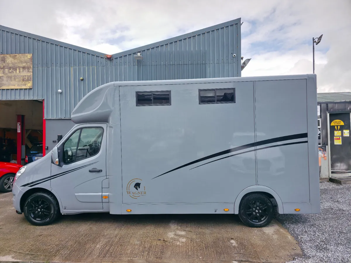 2016 Renault Master Horse Box (will be VRTd) - Image 3