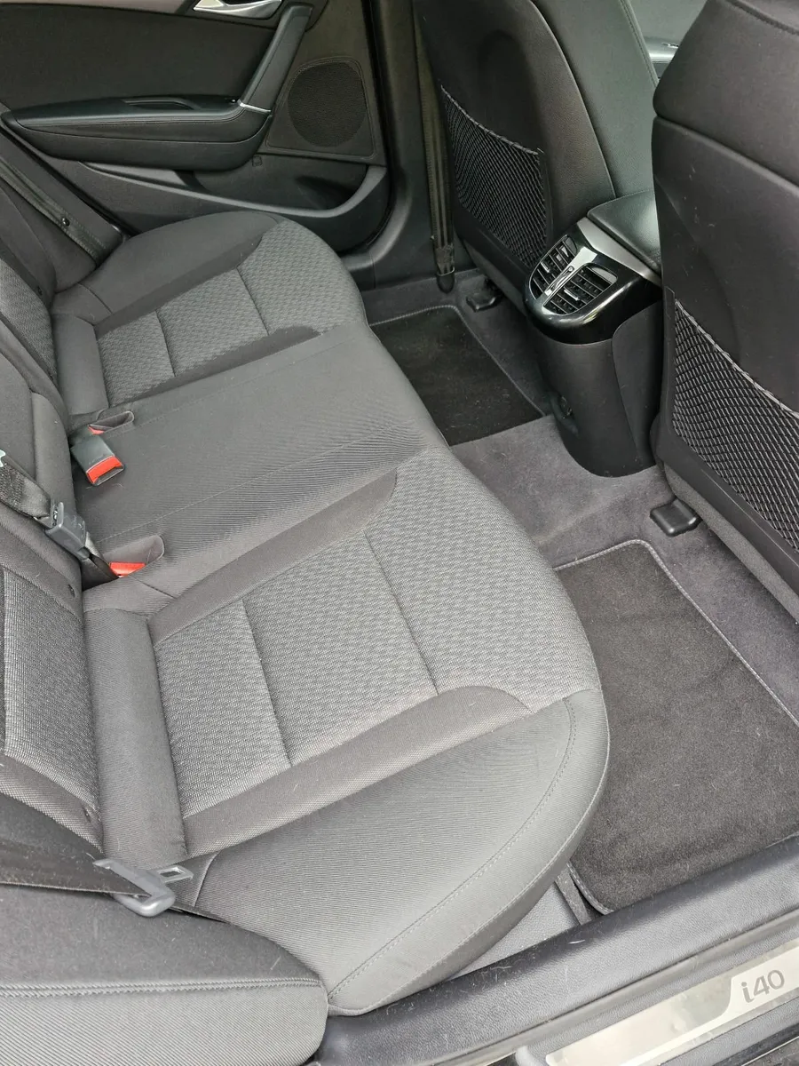 Hyundai i40 2016 Low mileage - Image 2