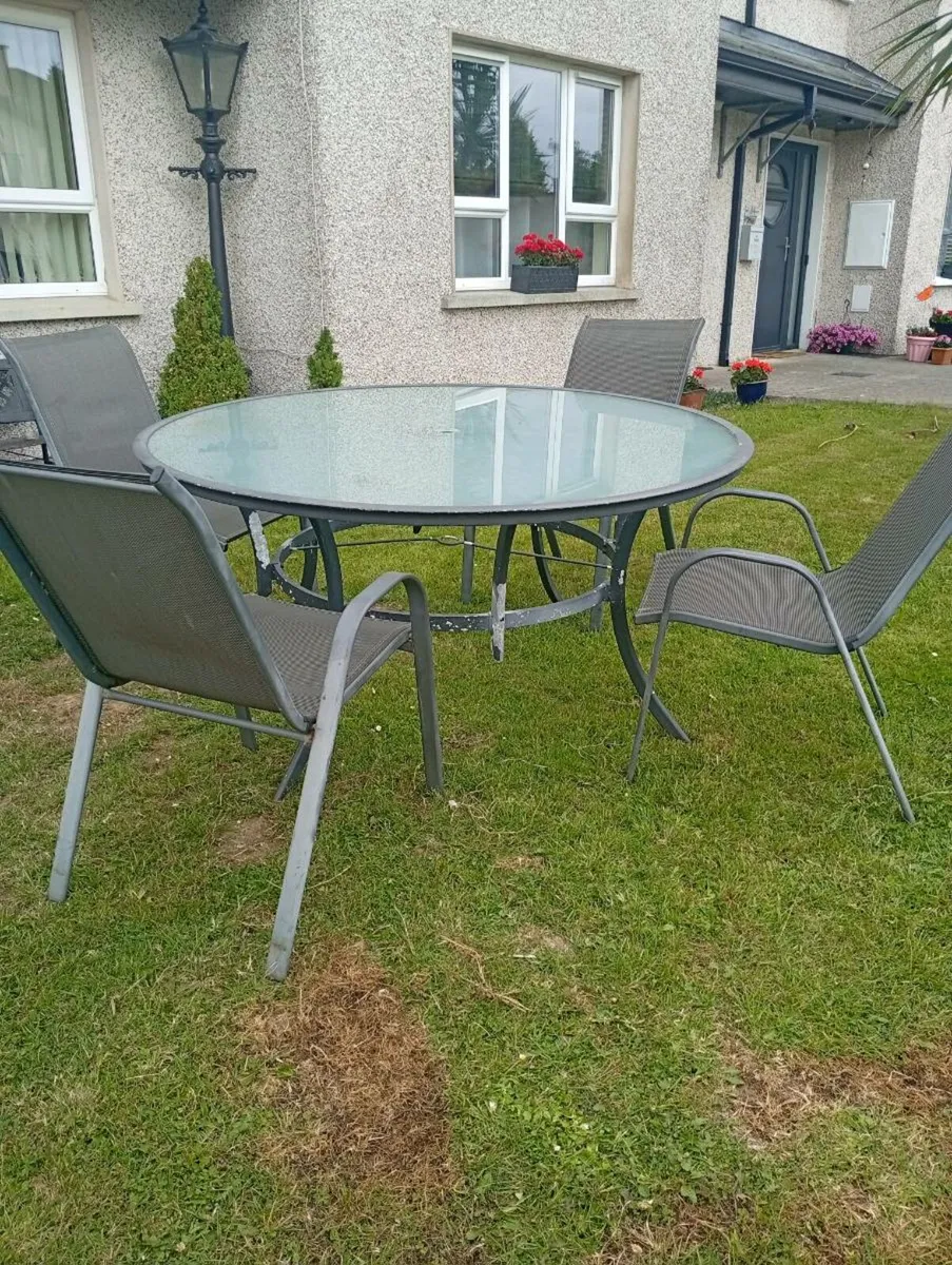 Garden Table and 4 chairs - Image 2