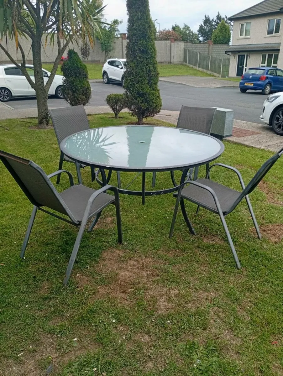 Garden Table and 4 chairs - Image 3