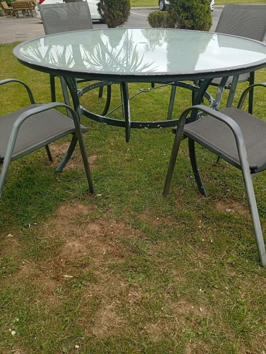 Garden Table and 4 chairs - Image 4