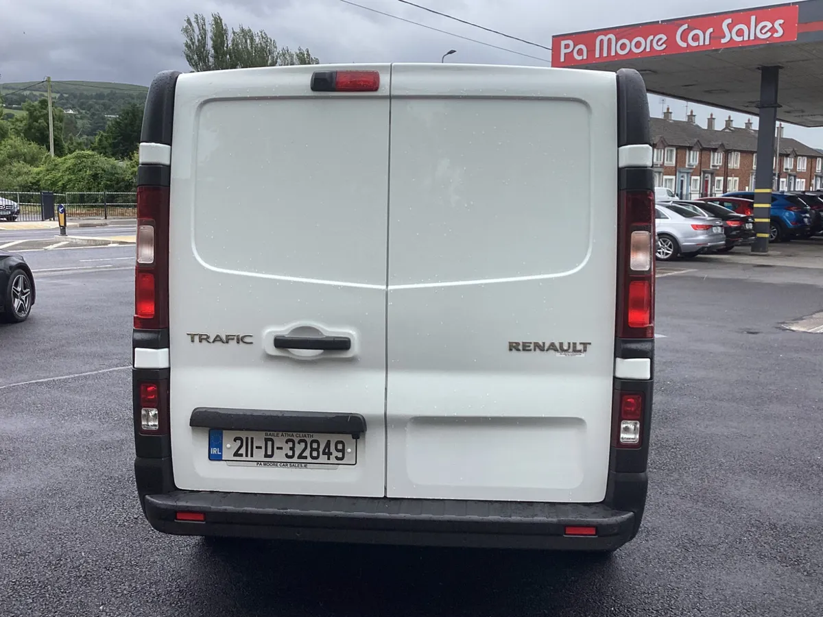 Renault Trafic ** 1 OWNER * CAMERA - Image 4
