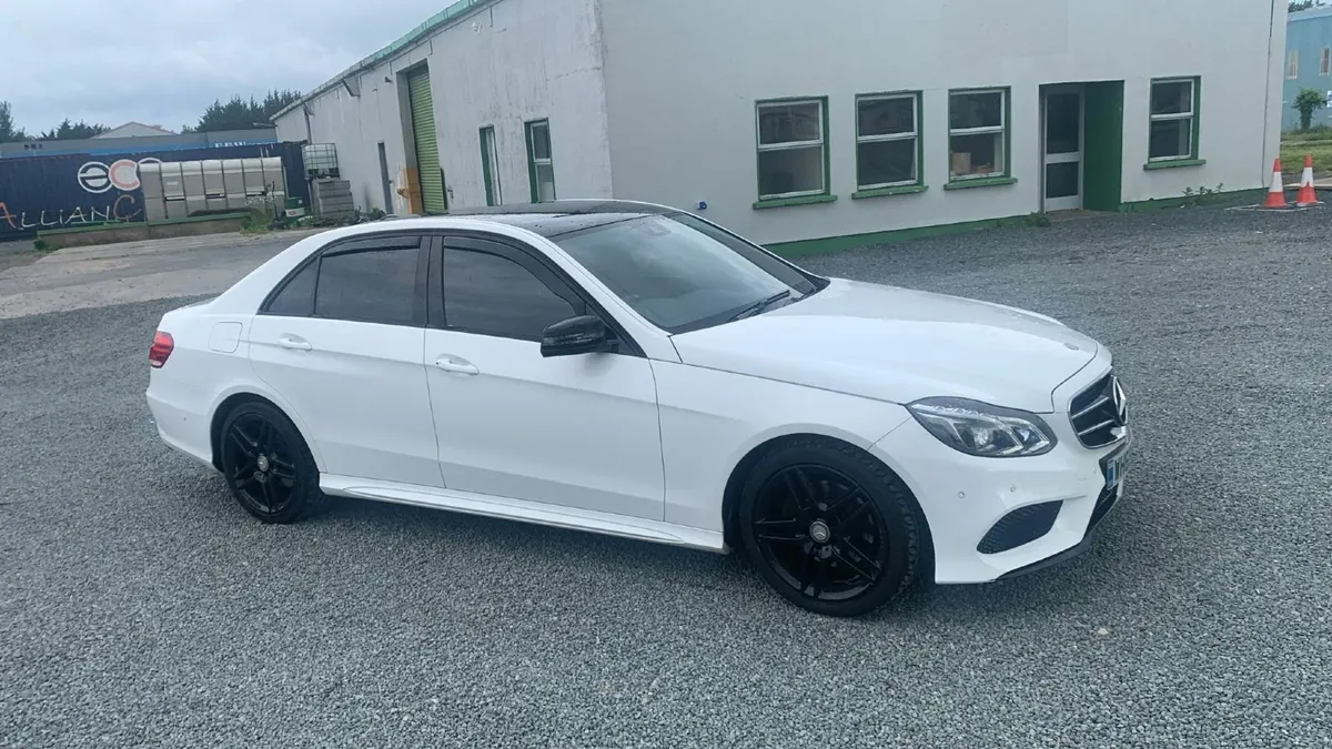 Mercedes-Benz E-Class 2016 - Image 1