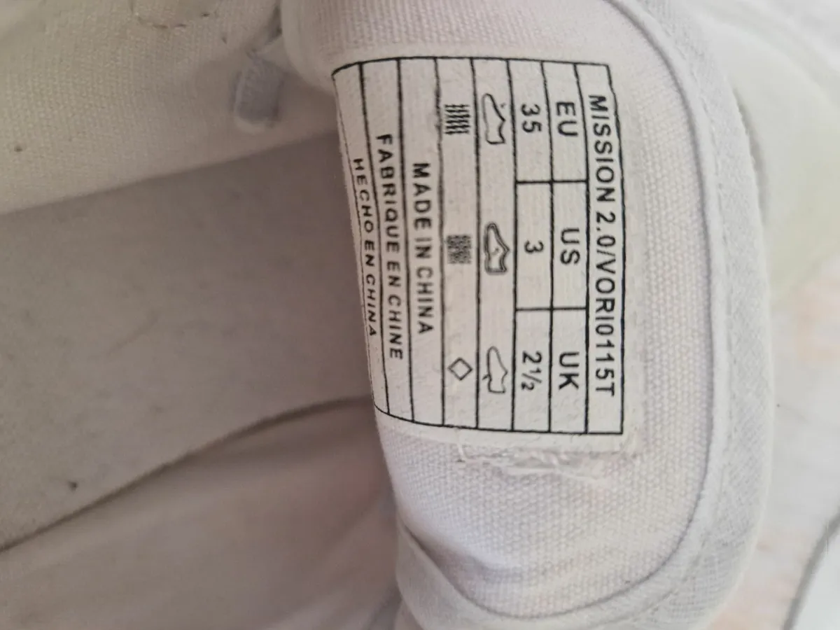 Adidas Trainers UK 2.5 - Image 4