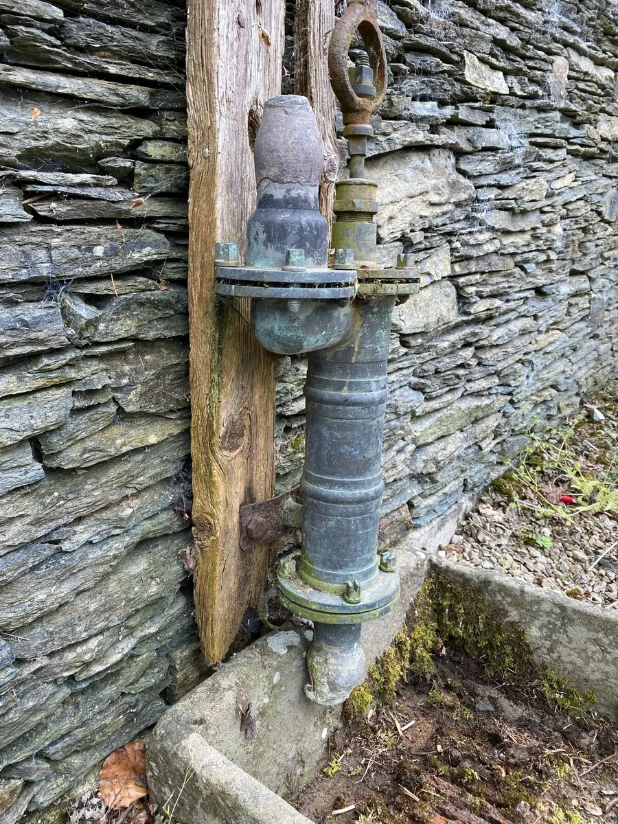 Water pump and sandstone trough - Image 1