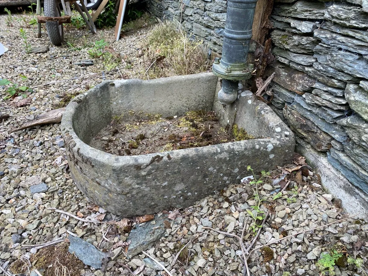 Water pump and sandstone trough - Image 2