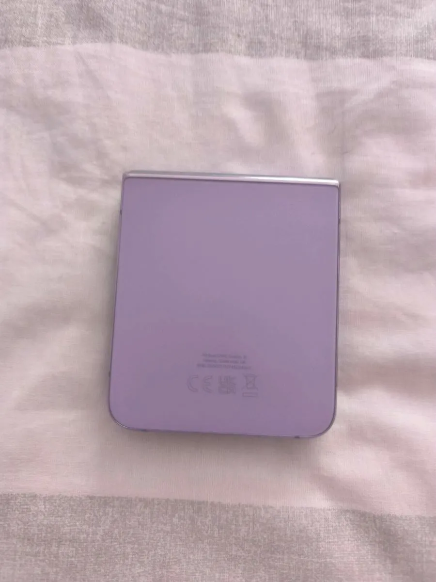 Samsung Flip 4 - Image 2