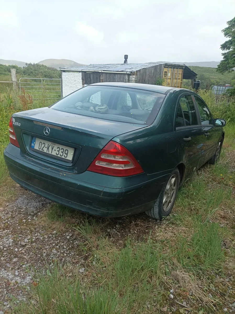Mercedes-Benz C-Class 2002 - Image 2
